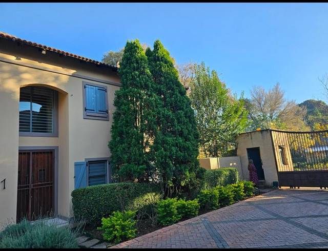 4 BEDROOM HOUSE FOR SALE IN MUCKLENEUK